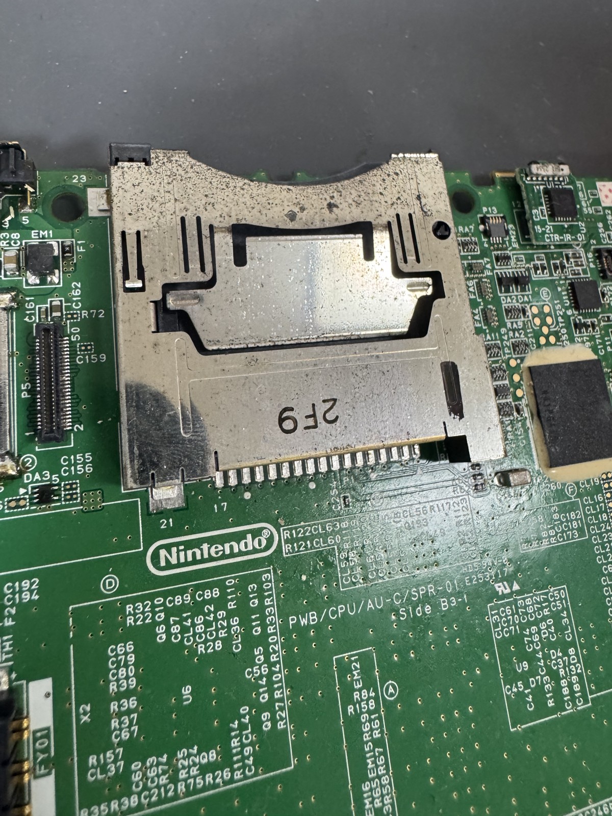 3DS LL ゲームカードスロット装着状態の基板全体