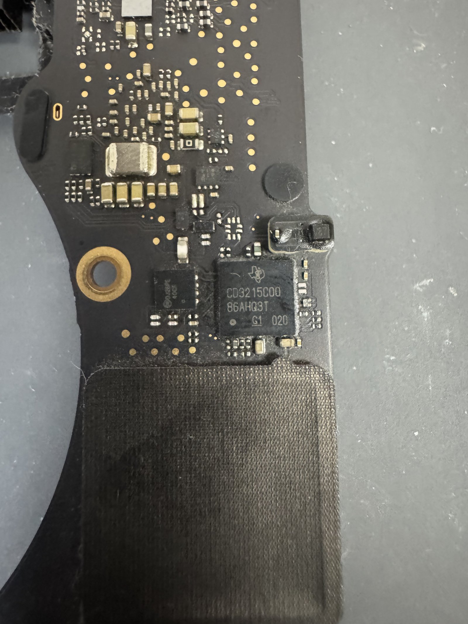 1.8Vライン周辺の処置箇所のクローズアップ