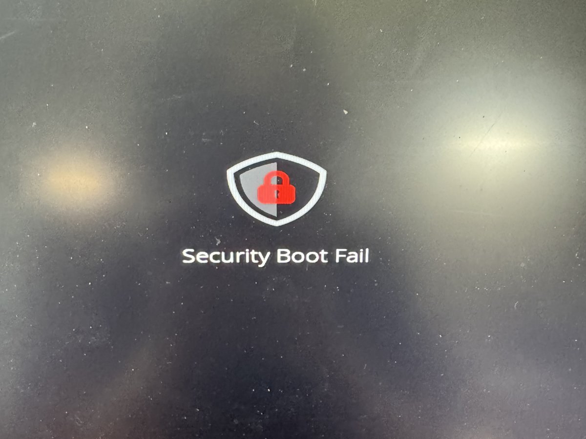 画面にSecurity Boot Failが表示されたAcer Nitro 5