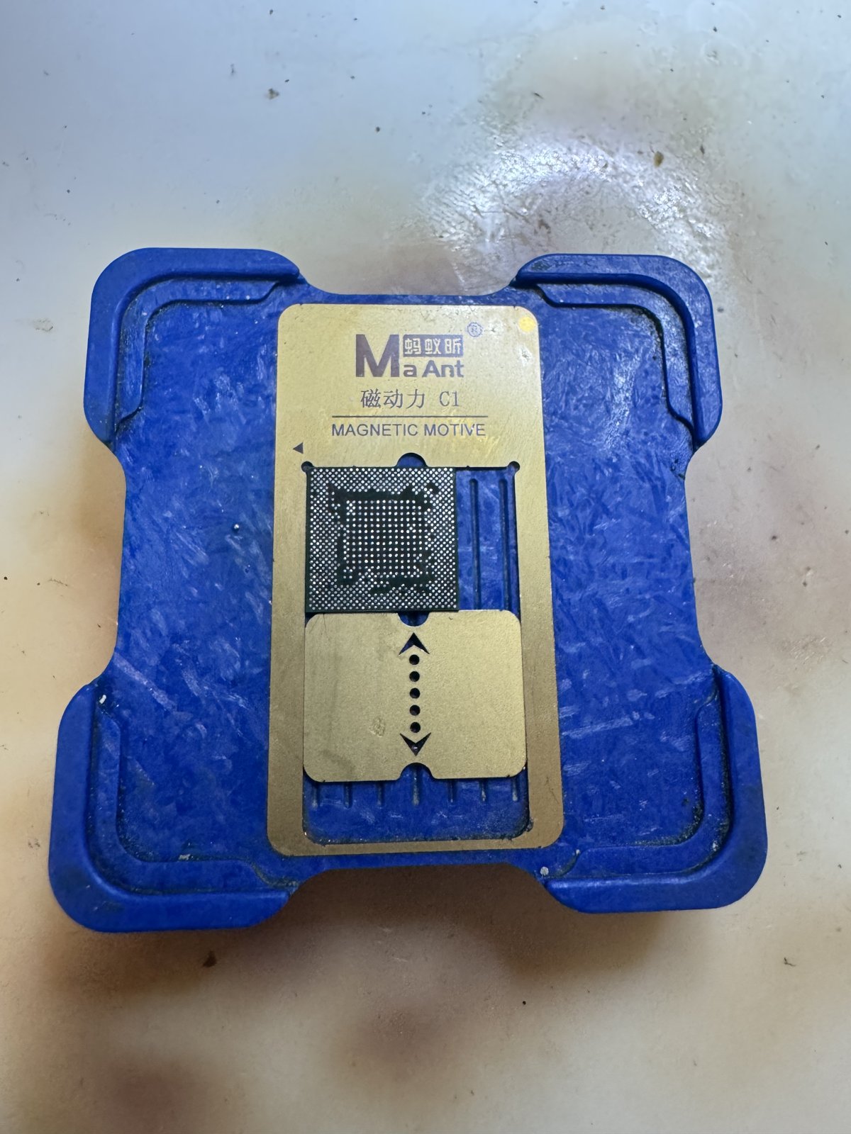 リボール用の治具に載せたCPU